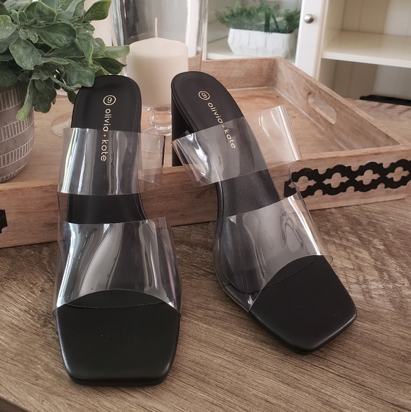 Shoes - Black chunky heels